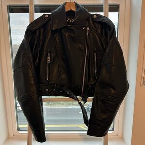 Zara leather cropped jacket 
Size: XS
Women’s
Excellent condition